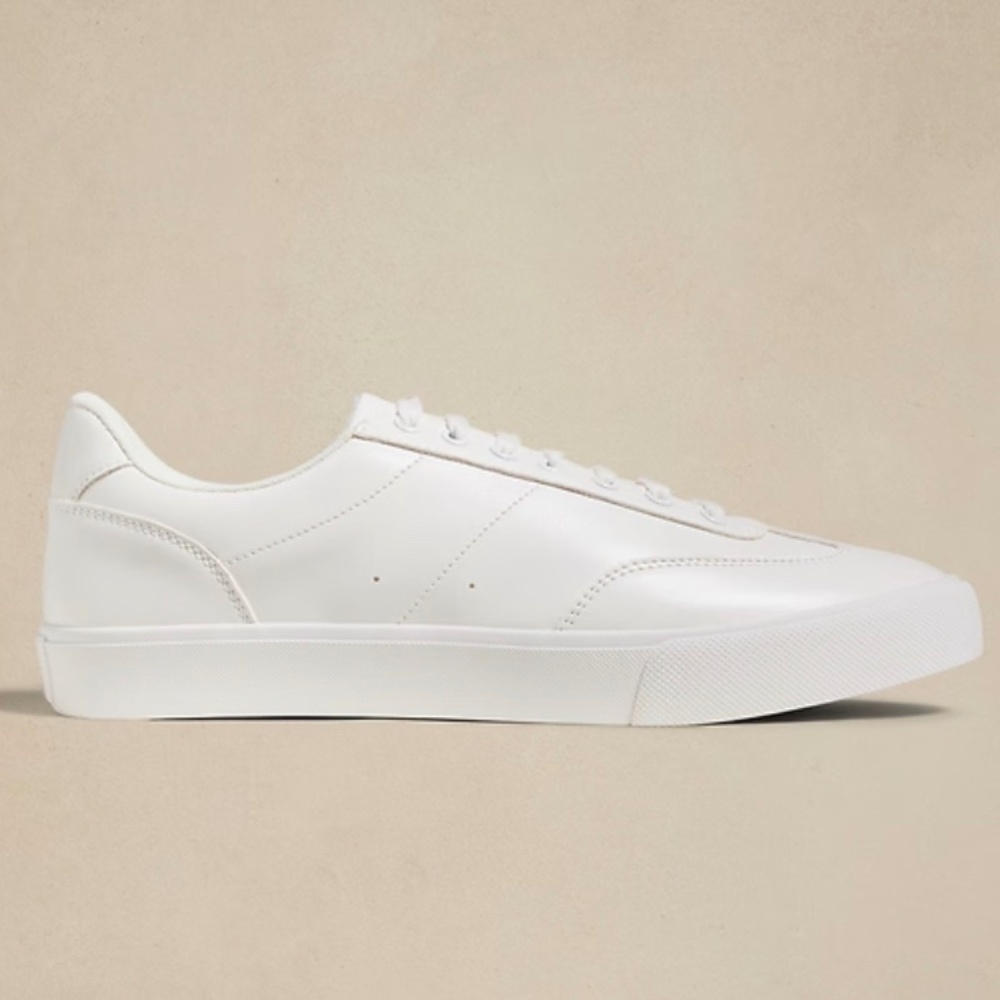 T TOE FASHION SNEAKER